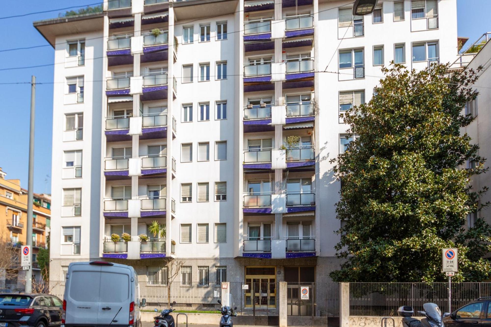 Attico Con Terrazzo Navigli Bocconi - Navigliapartments Milan Exterior photo